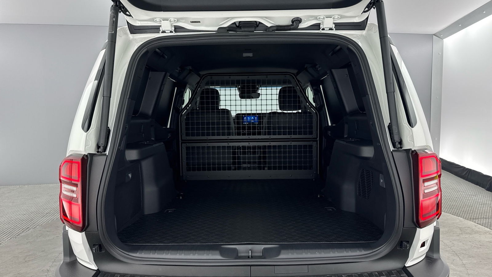Toyota Land Cruiser Commercial - cargo bay