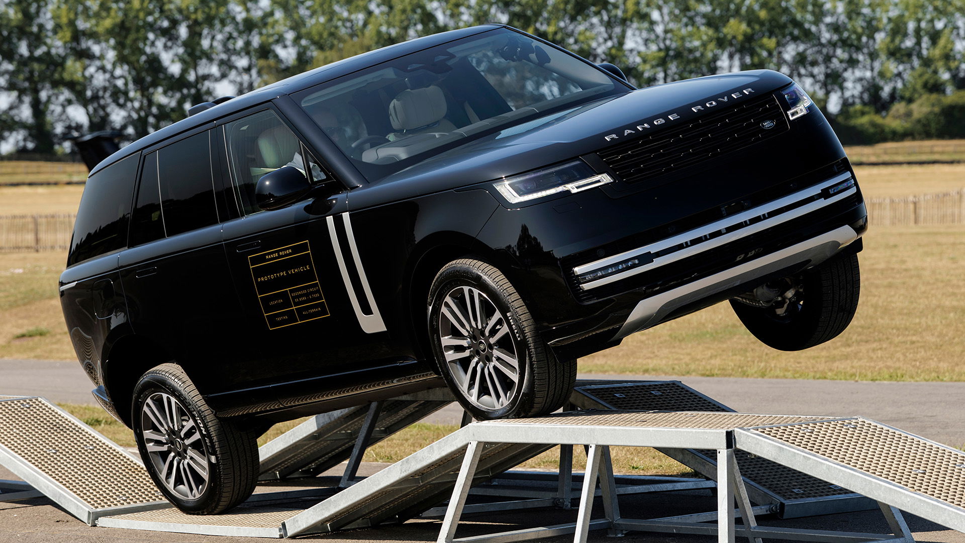 Range Rover Electric, front