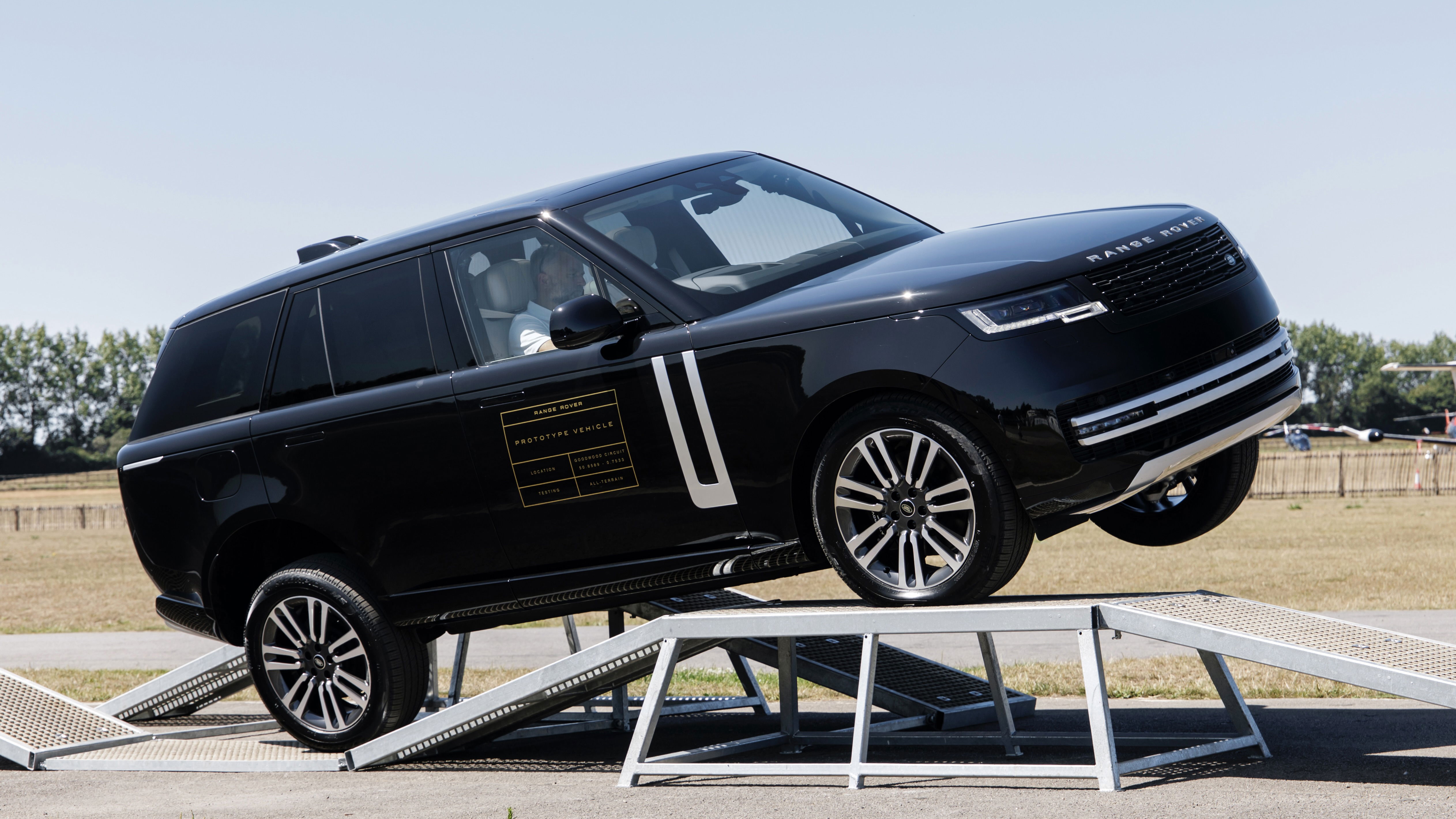 Range Rover Electric prototype - front