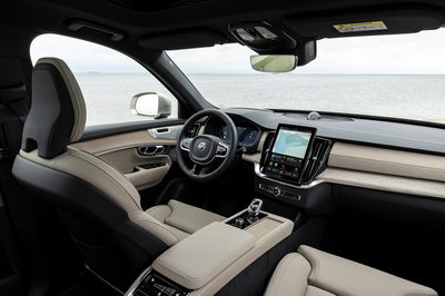 Volvo XC90 - interior