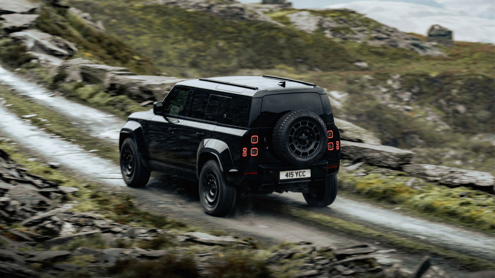 Defender OCTA Black - interior