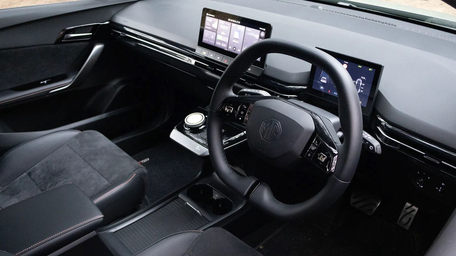 MG4 XPower - interior