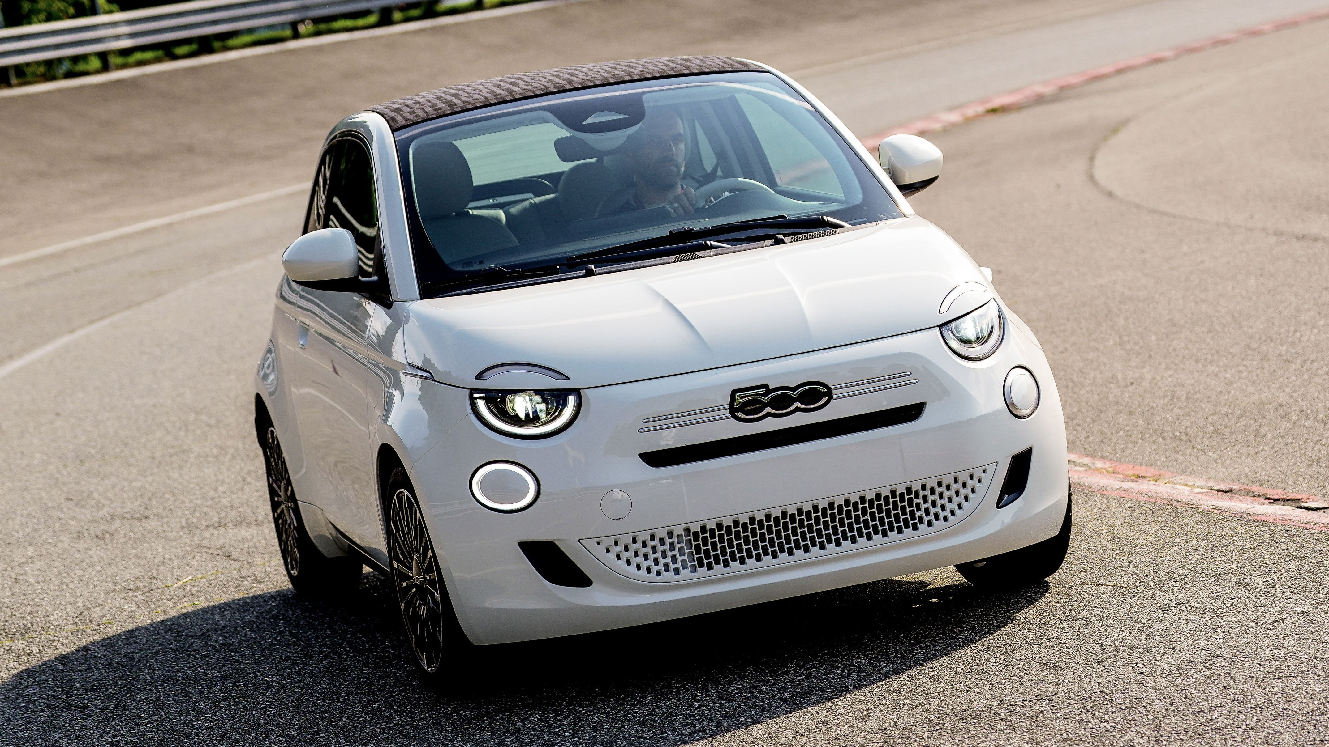 Fiat 500 Hybrid Cabrio - front
