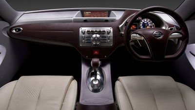 Nissan Foria - interior