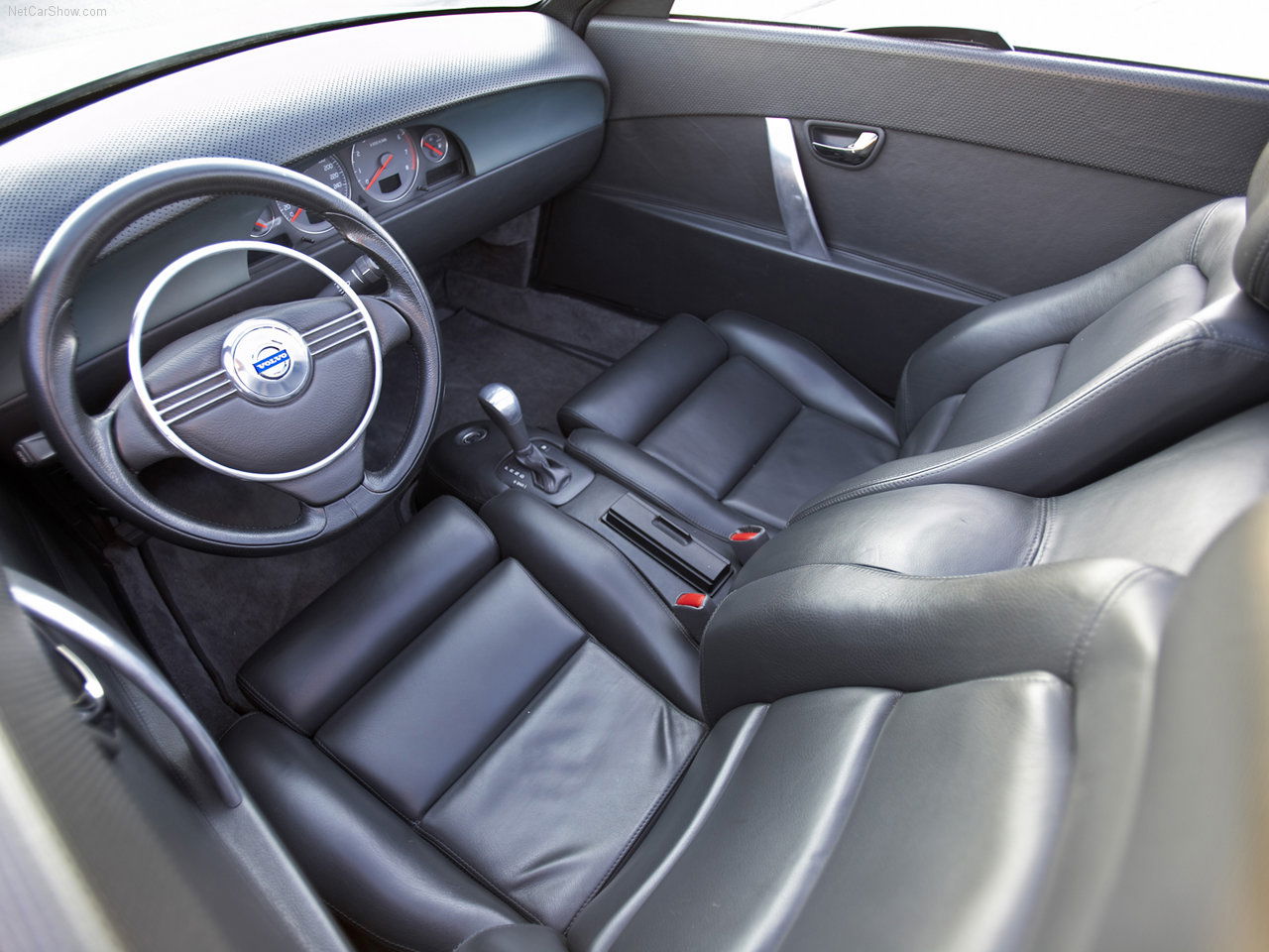 Volvo T6 Roadster - interior