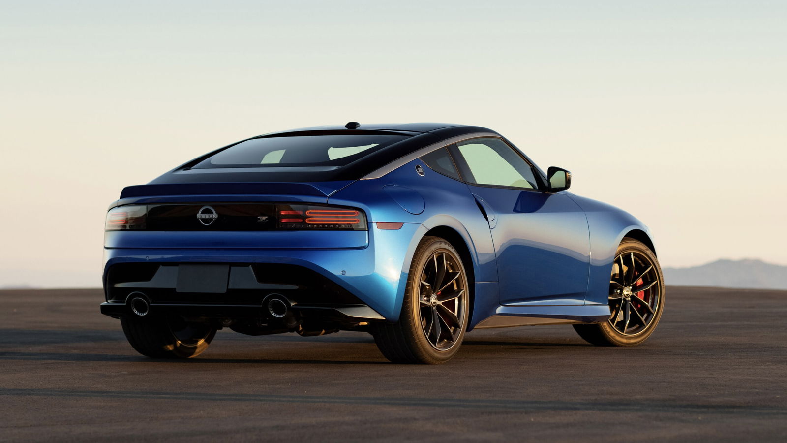Nissan Z - rear