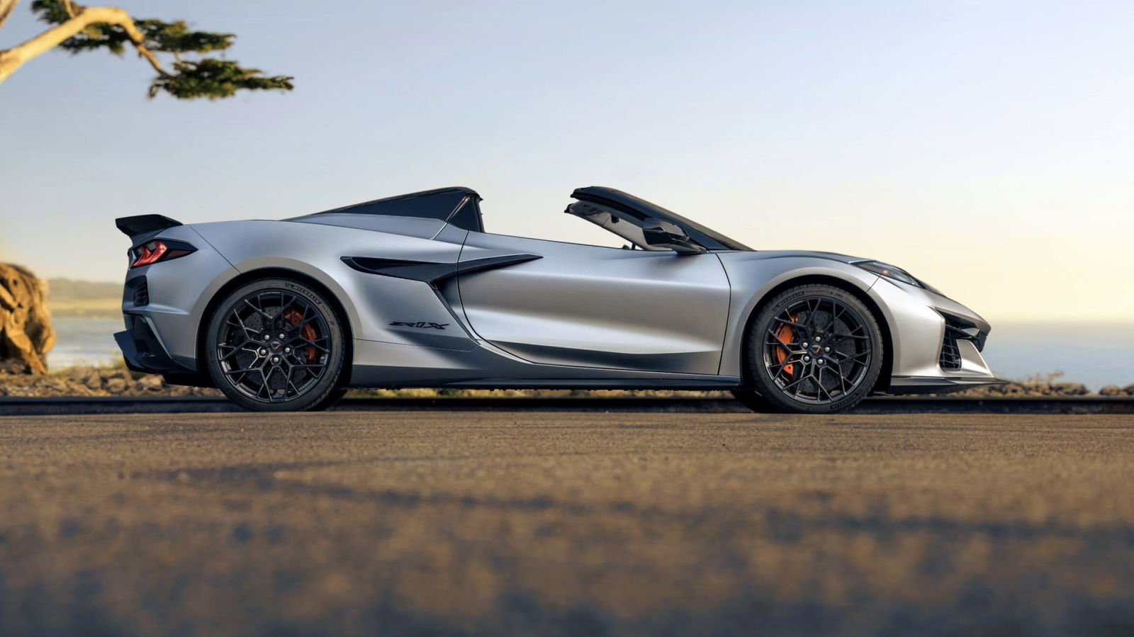 Chevrolet Corvette ZR1X Quali Silver Limited Edition - side