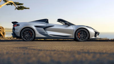 Chevrolet Corvette ZR1X Quali Silver Limited Edition - side