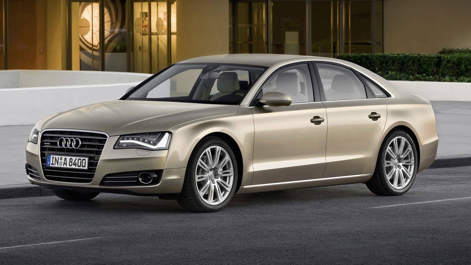 Audi A8 (D4)