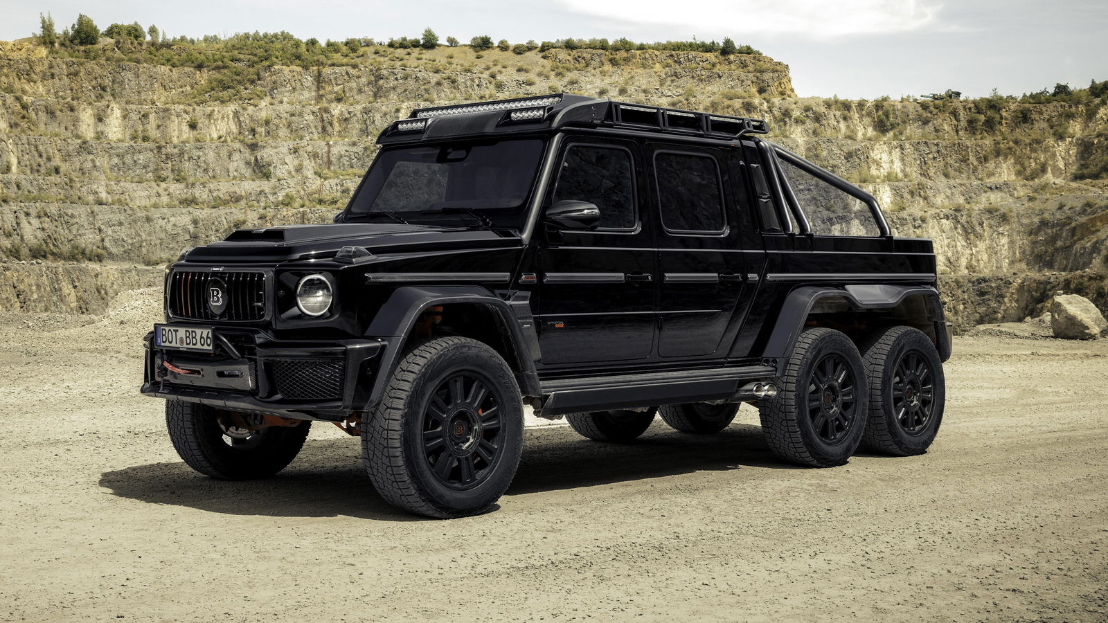 Brabus XLP 800 6x6 - front
