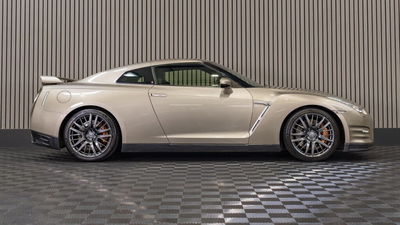 Nissan GT-R 45th Anniversary Edition - side