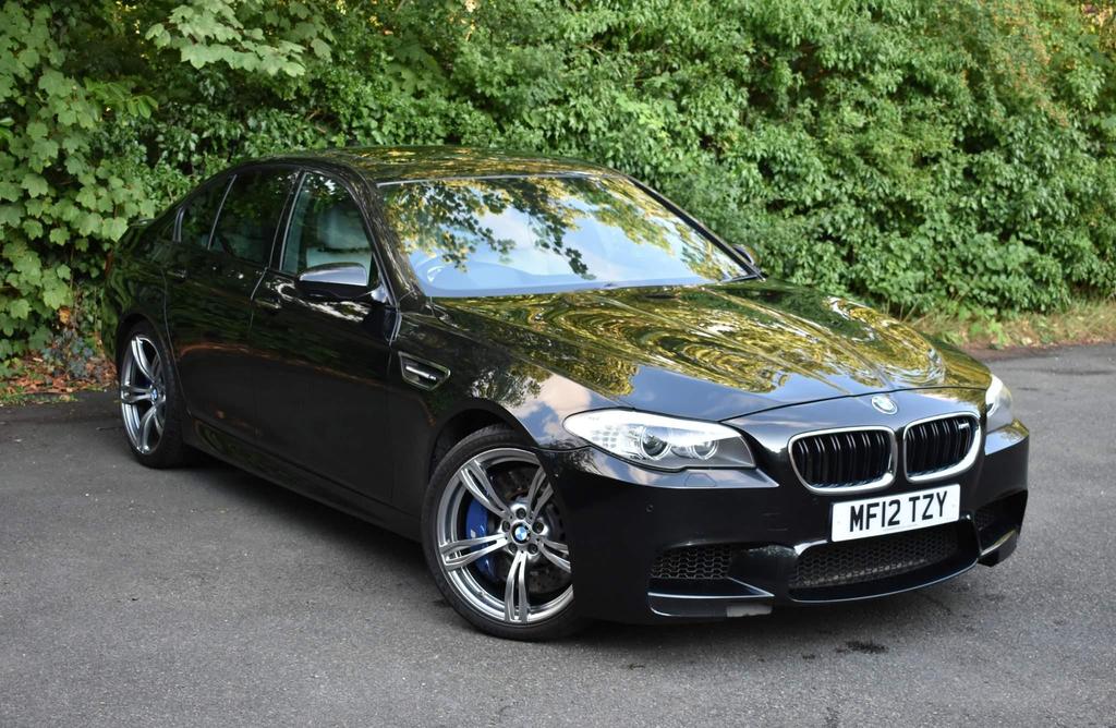 F10 BMW M5, front