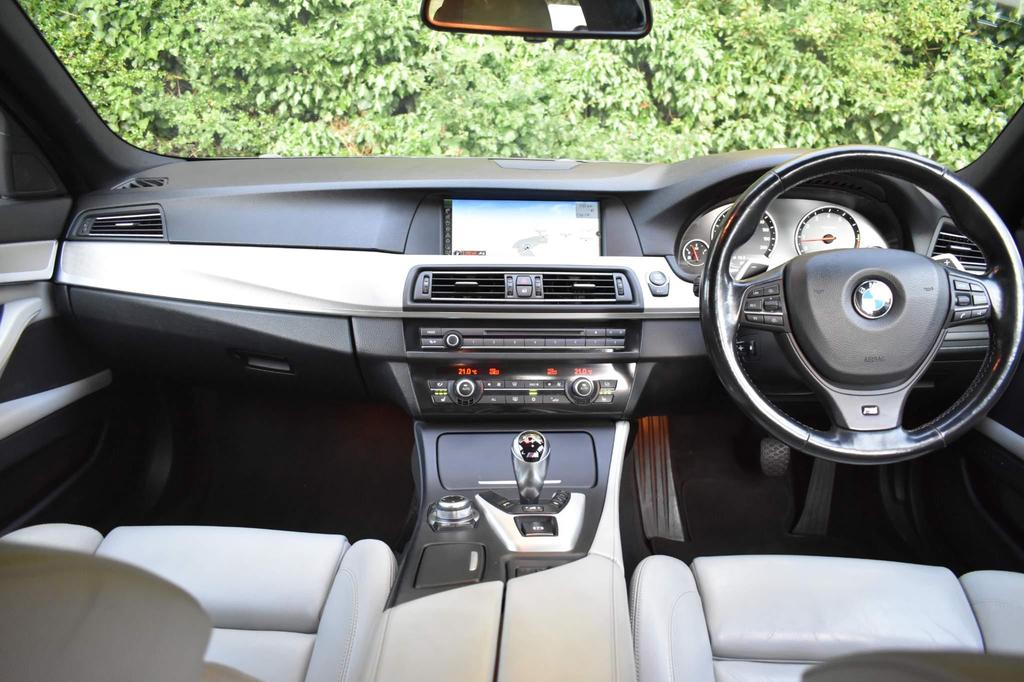 F10 BMW M5, interior