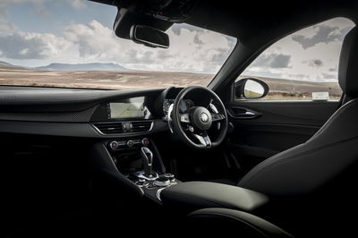 Alfa Romeo Giulia Quadrifoglio - interior