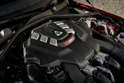 Alfa Romeo Giulia Quadrifoglio - engine bay