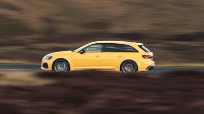 Audi RS4 Edition 25 Years - side, driving