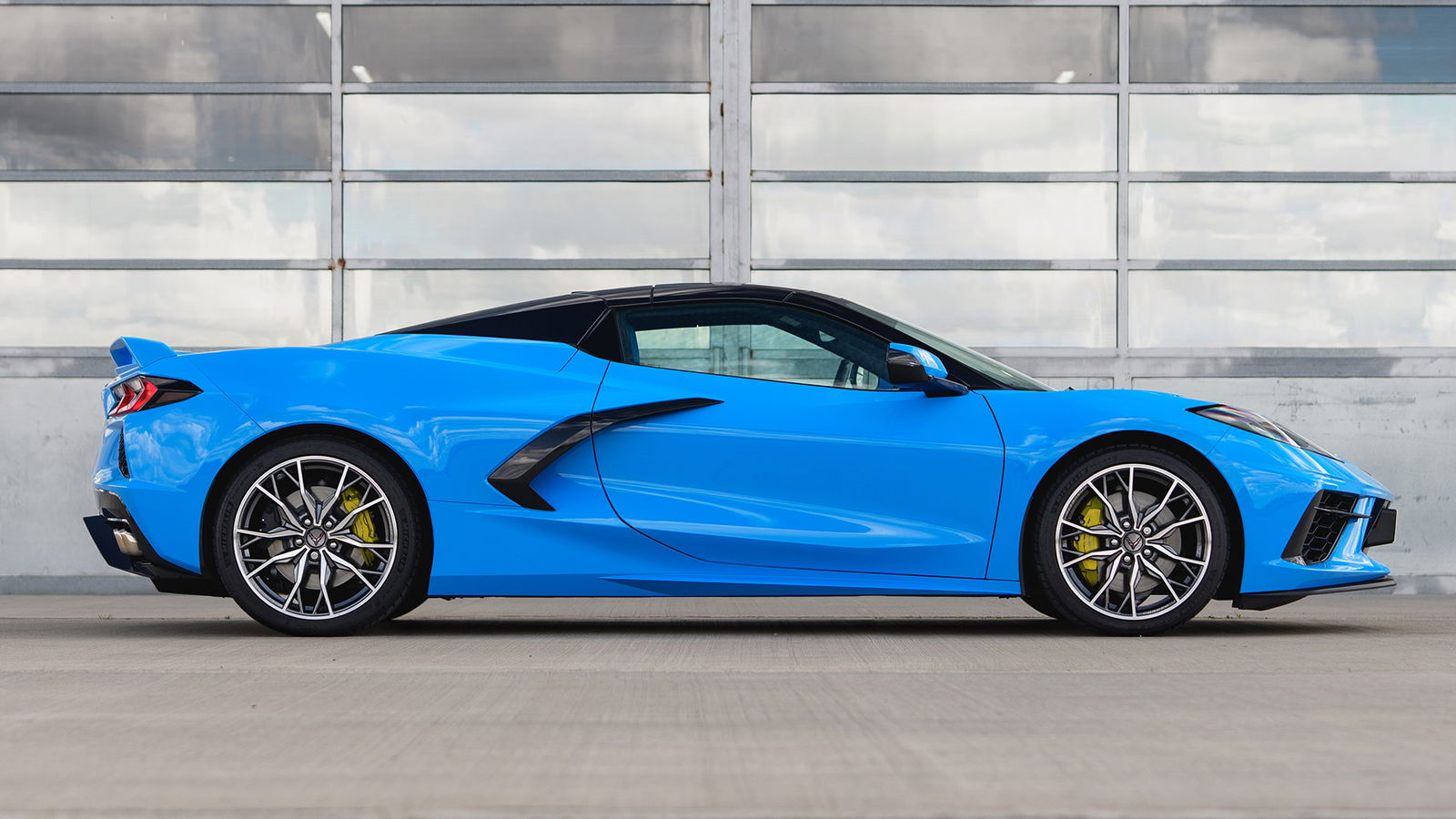 C8 Chevrolet Corvette Stingray Convertible UK spec, side
