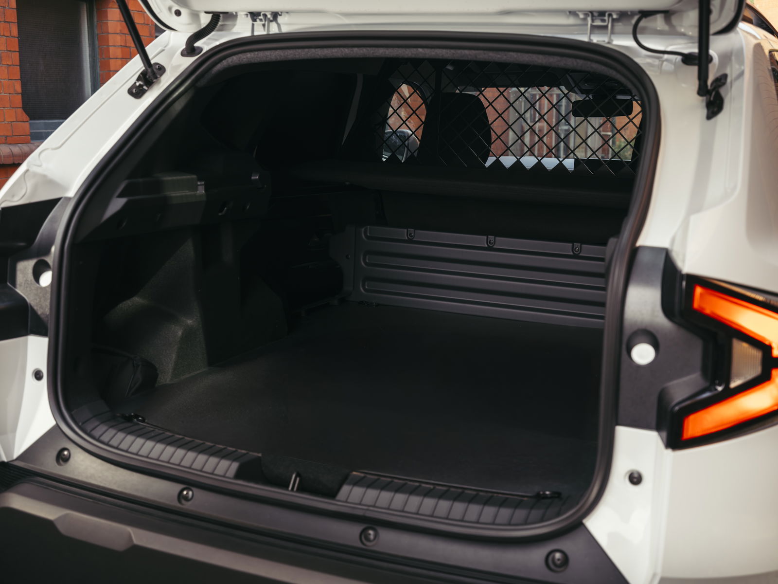 Dacia Duster Cargo - load bay