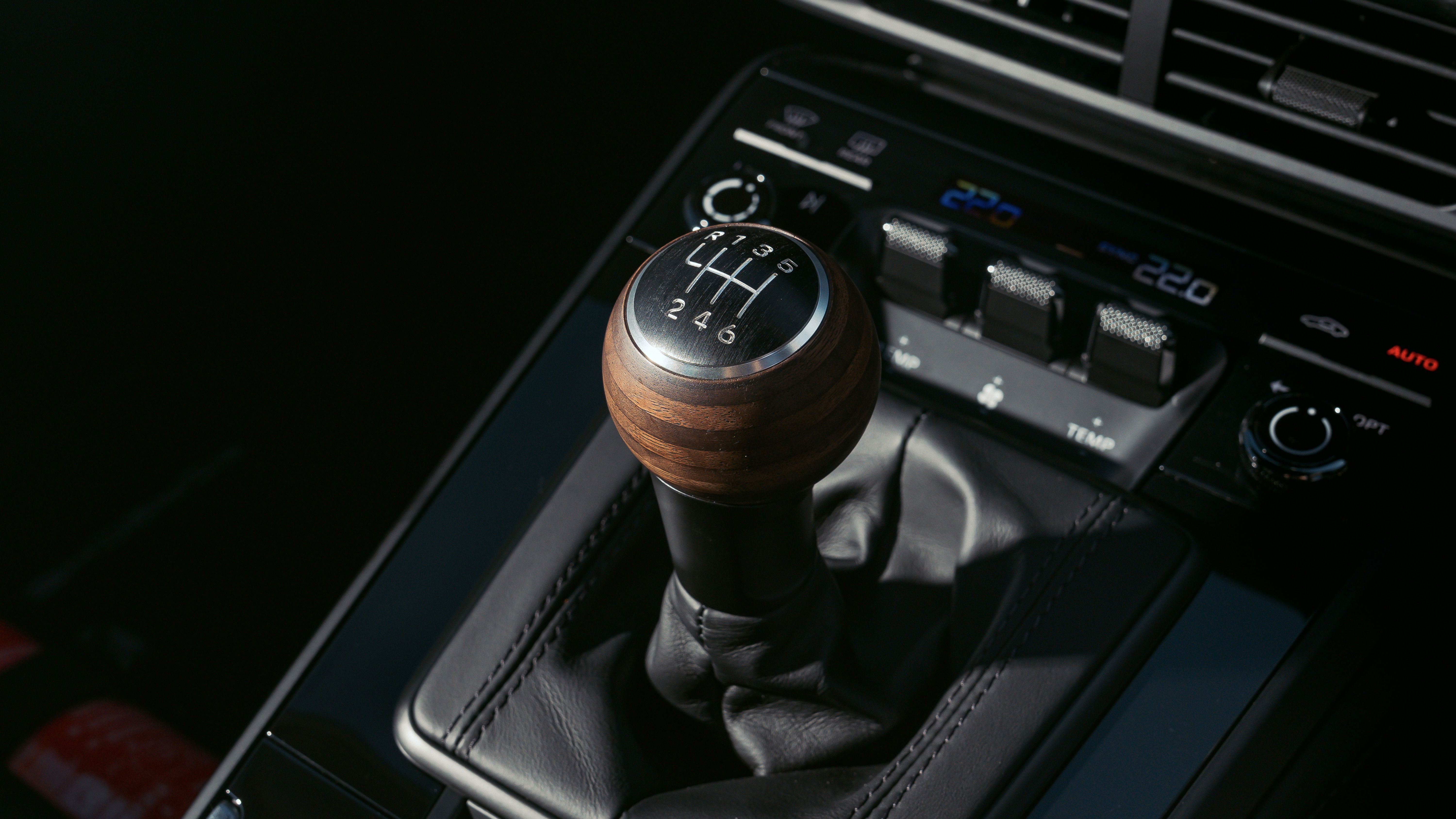 Porsche 911 Carrera T manual gearbox