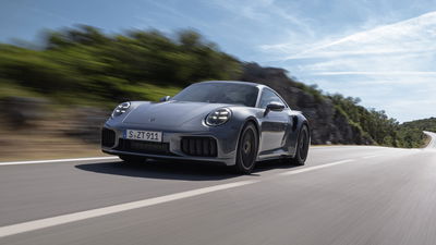 992.2 Porsche 911 Turbo S - front