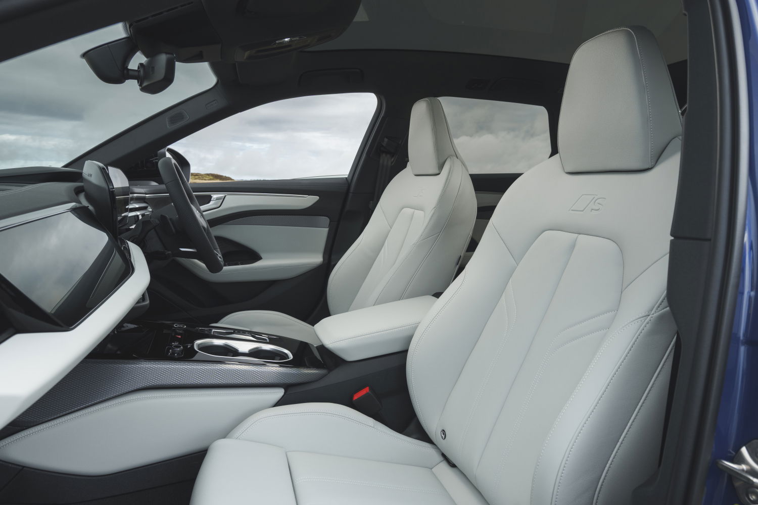 Audi A6 Avant - interior
