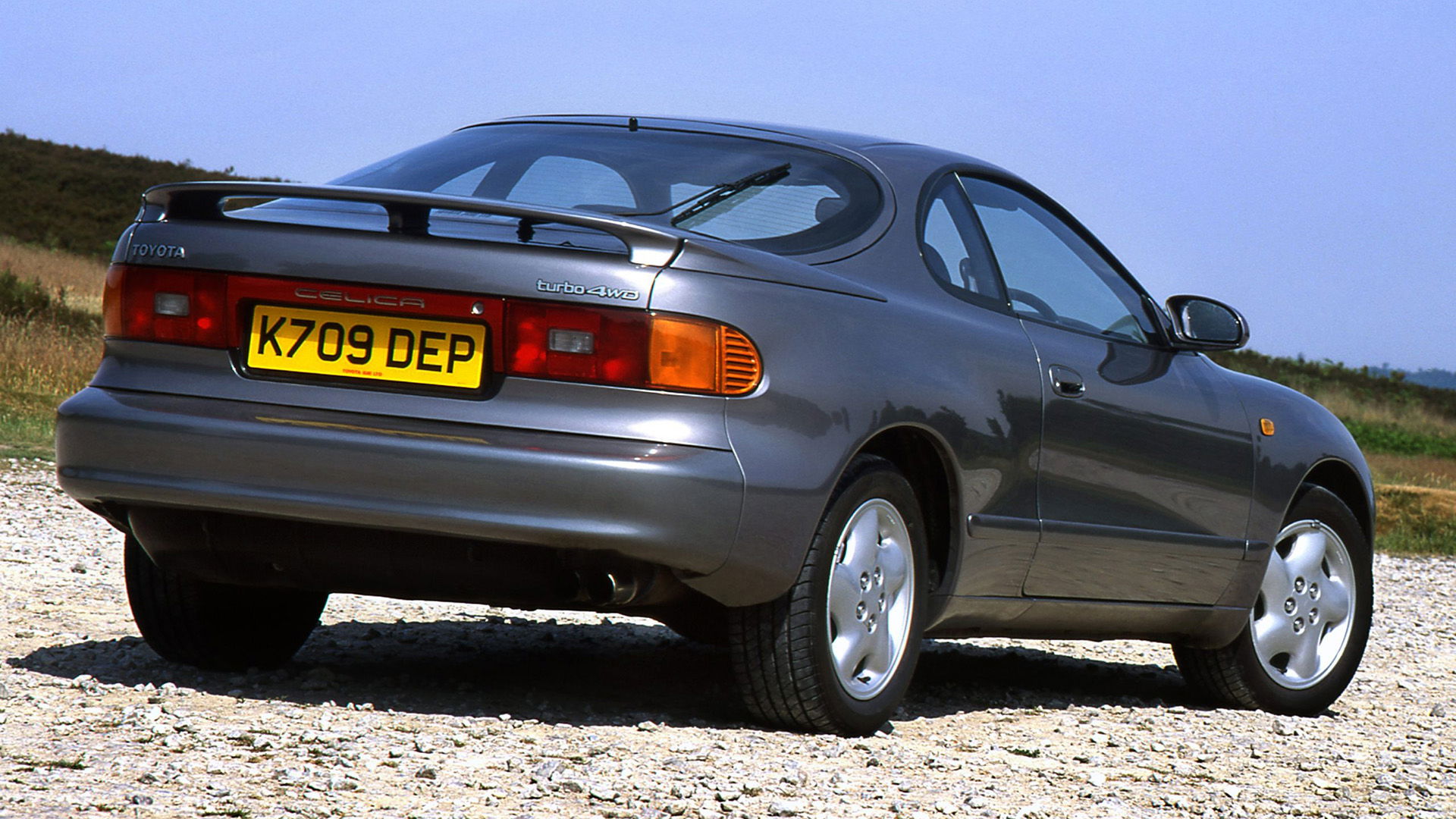 Fifth-generation Toyota Celica, rear