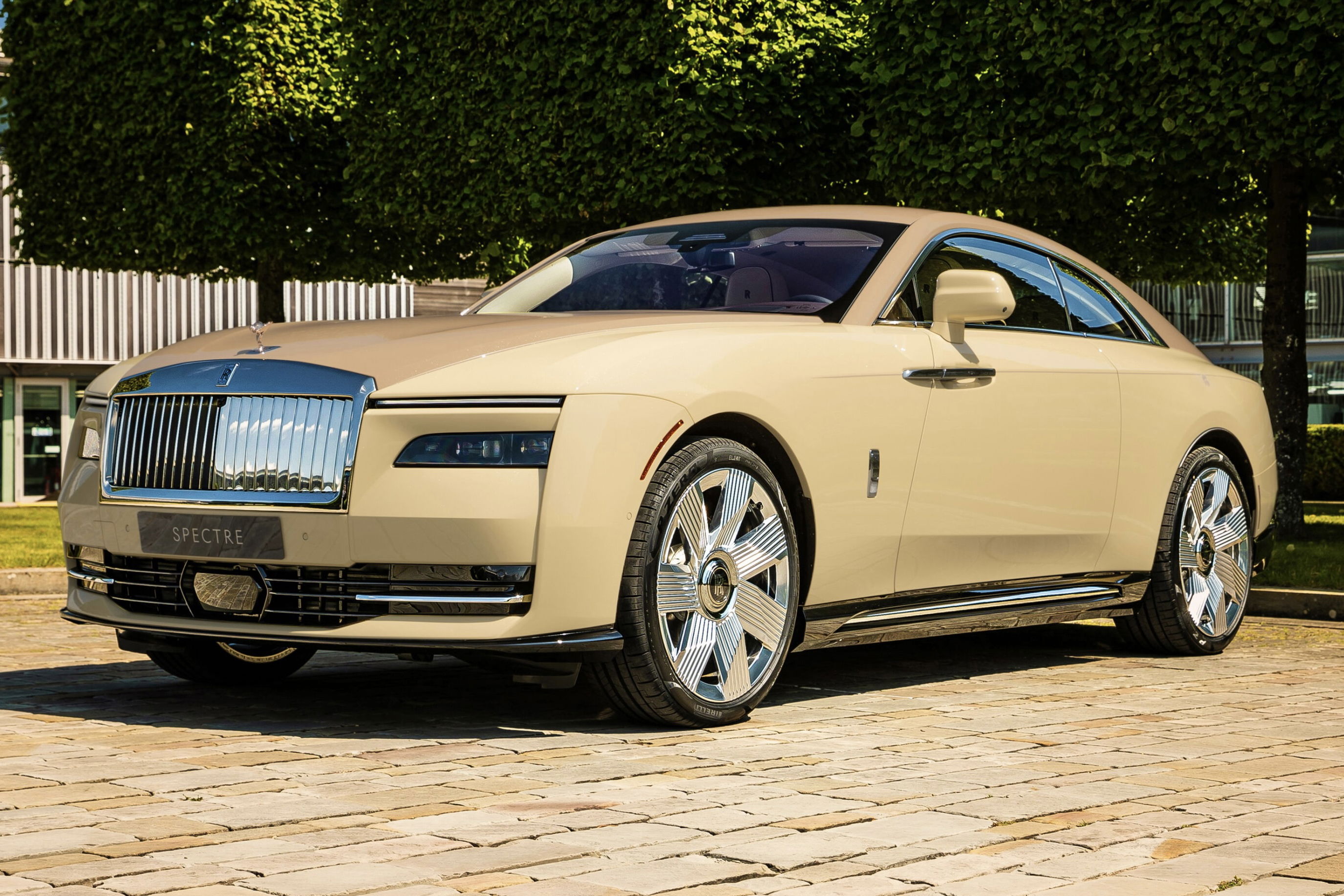 Rolls-Royce Spectre Bailey - front