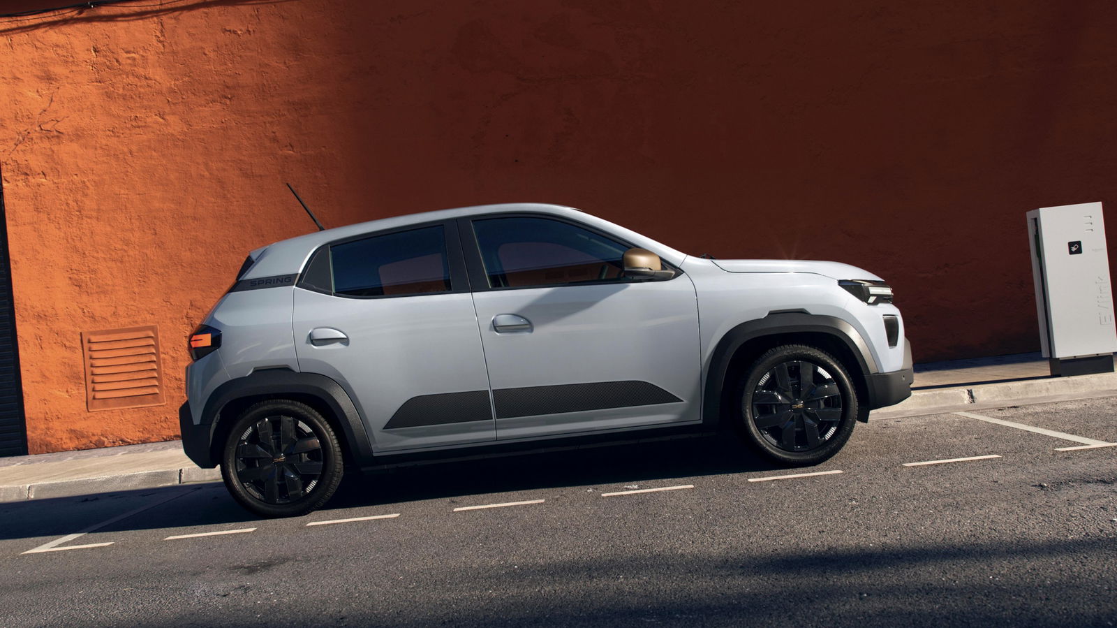 Dacia Spring - side