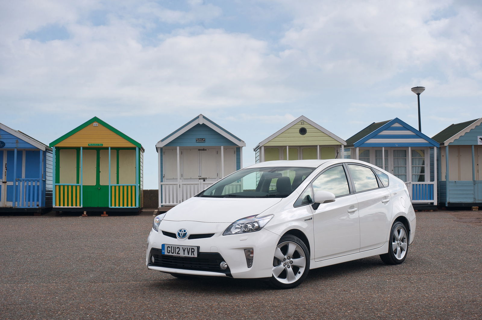 9 Painfully Honest One Line Car Reviews