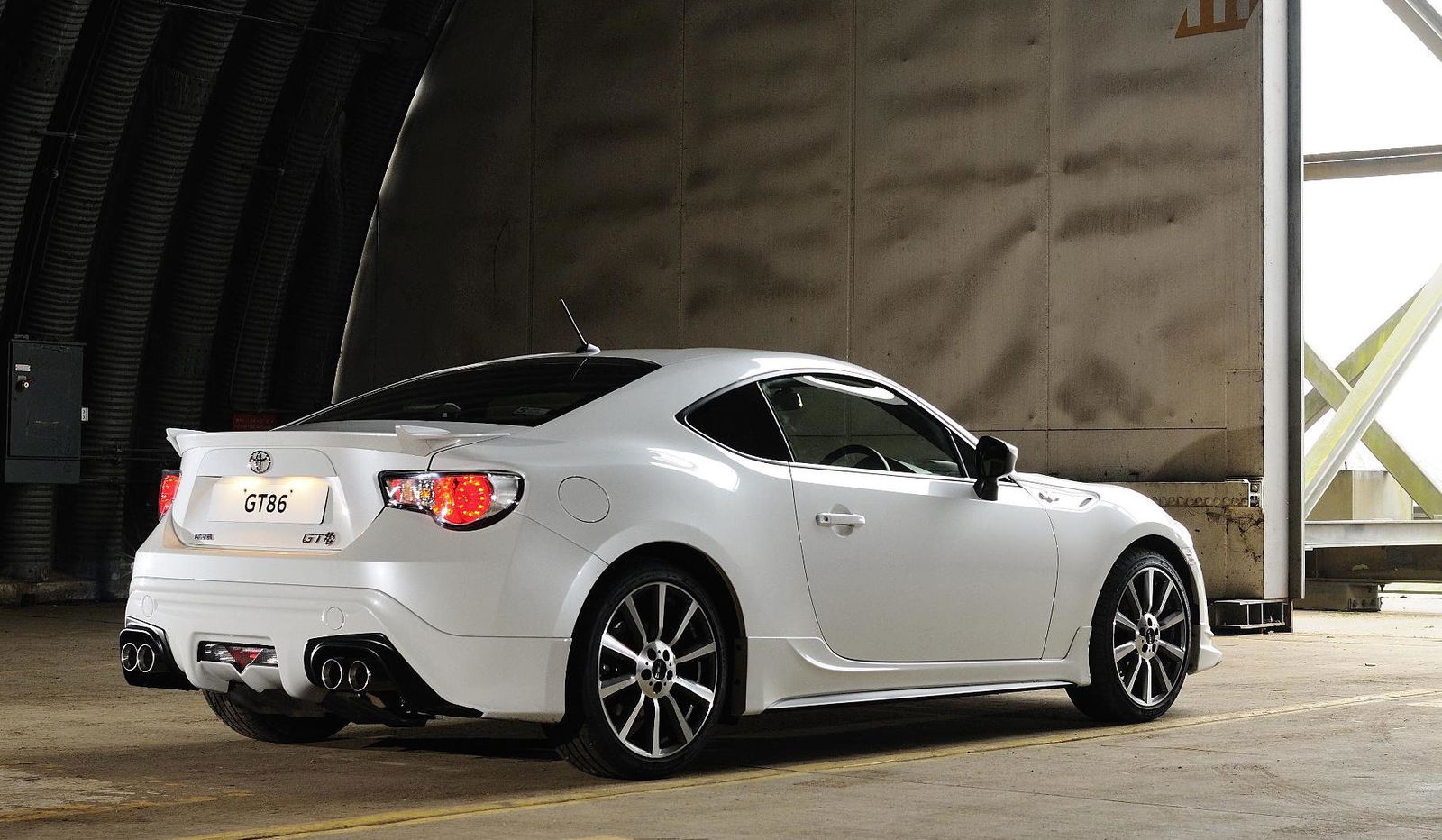 7 Cars With The Least Power Per Exhaust Pipe