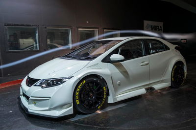 The New Honda Civic Type R Looks Even More Beastly In Touring Car Mode