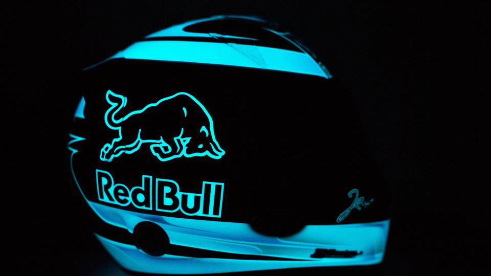 Jean-Eric Vergne's Glow-In-The-Dark Helmet Design For The Singapore Grand Prix Is Insanely Cool