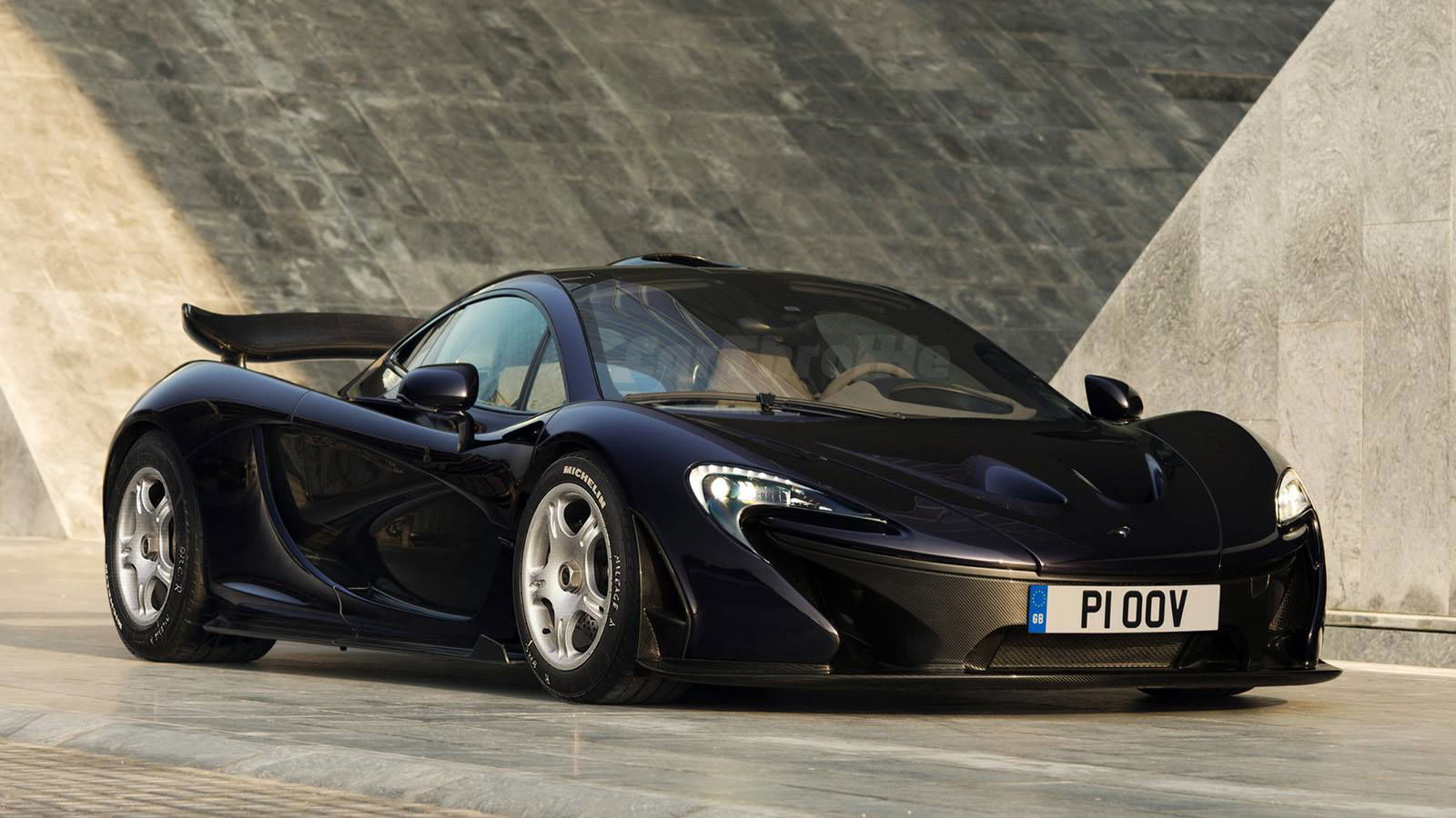 Like the P1, the McLaren F1 was a technological showcase, and its simple, functional wheels only add to the car's awesomeness.