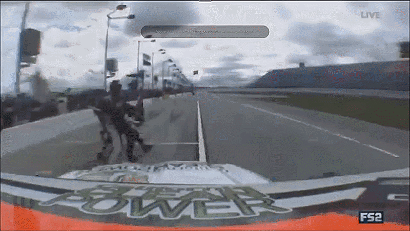 24 Crazy Nascar Gifs That Will Have You On The Edge Of Your Seat