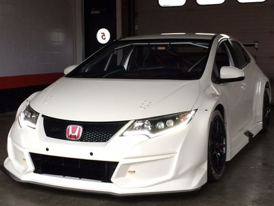 The New Honda Civic Type R Looks Even More Beastly In Touring Car Mode