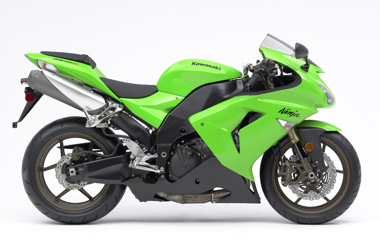 The 2006 bike with underseat exhuasts was a more restrained beast