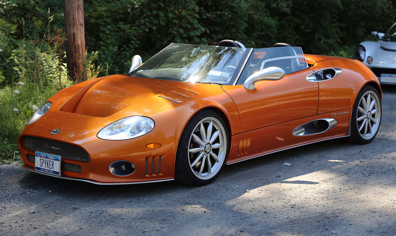 6 Ordinary Cars That Share Engines With Exotics 