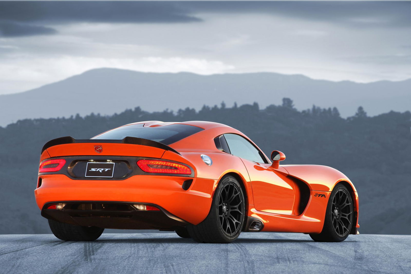 6 Astonishing Dodge Vipers That Make Us Sad The V10 Beast Is Getting Axed