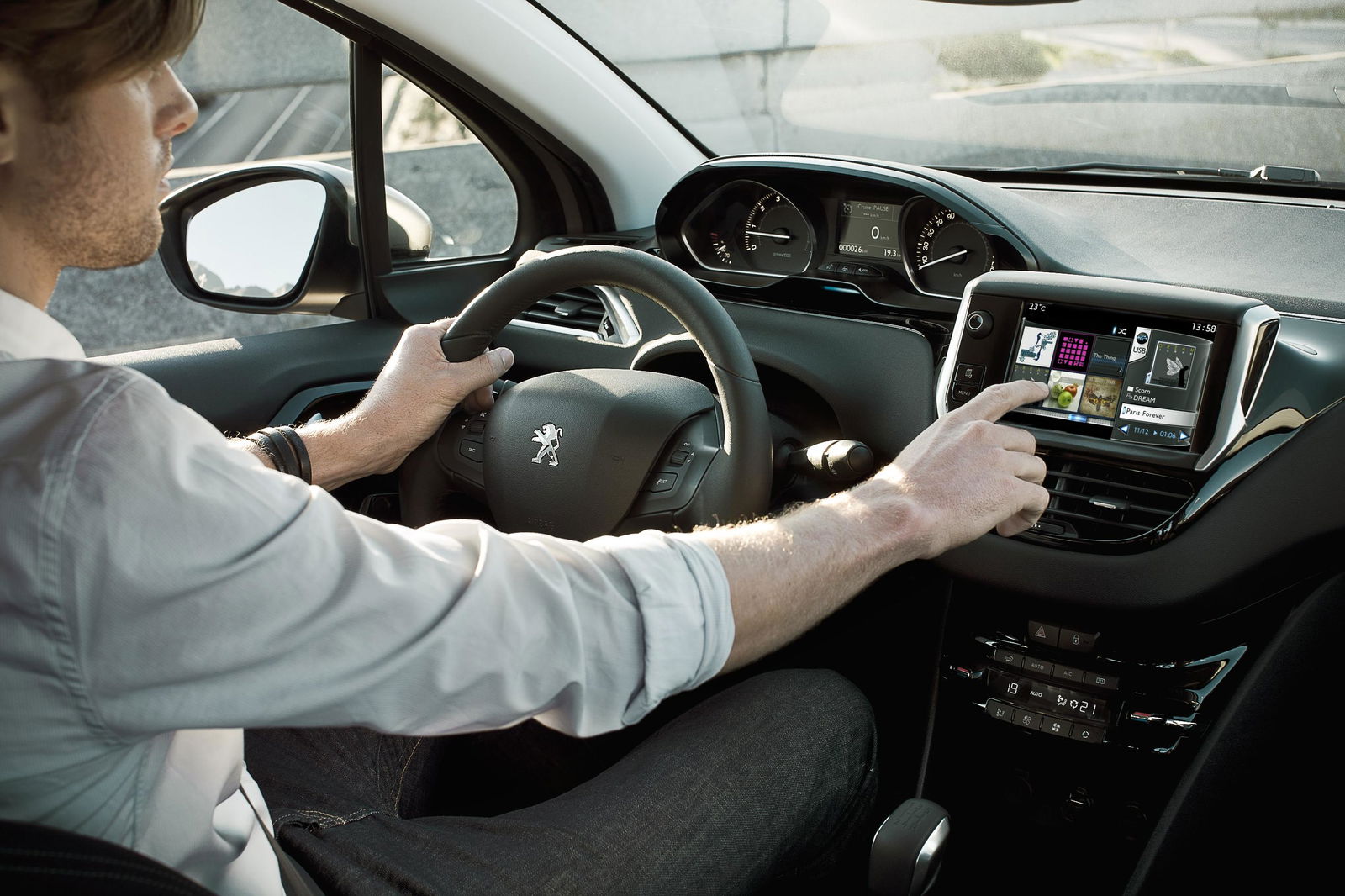 5 Reasons Why In-Car Media Systems Infuriate Me