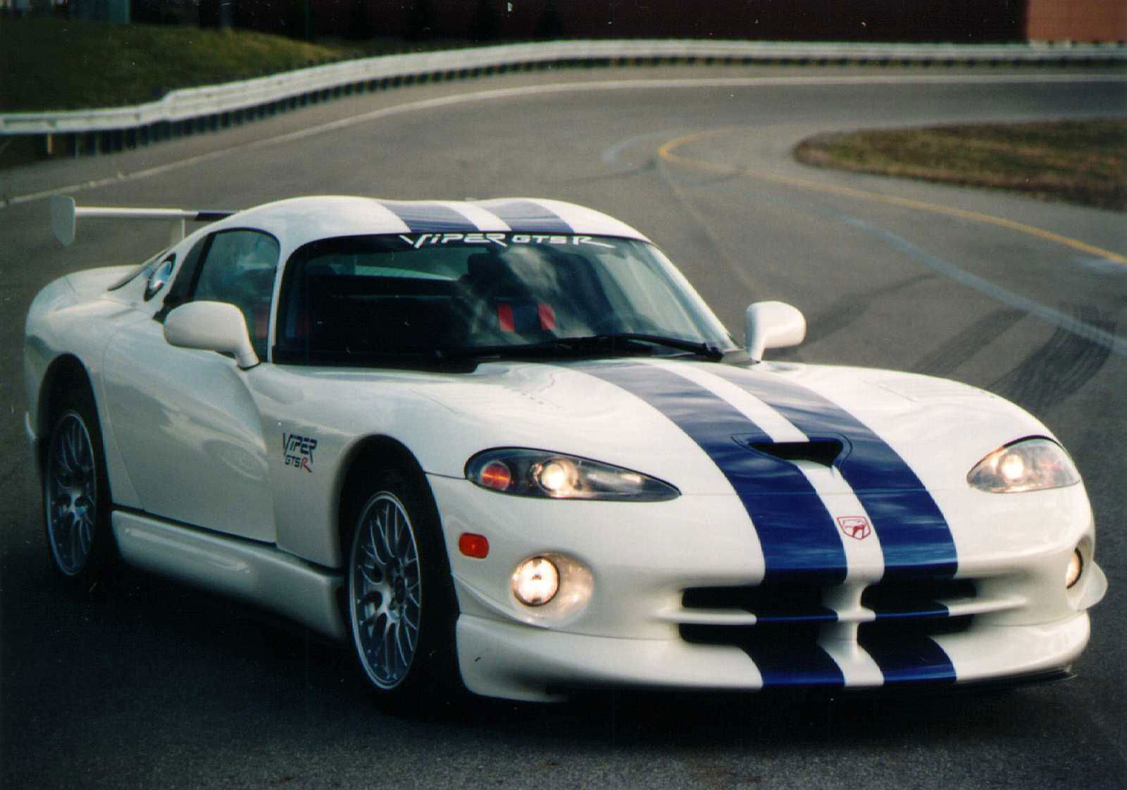 6 Astonishing Dodge Vipers That Make Us Sad The V10 Beast Is Getting Axed