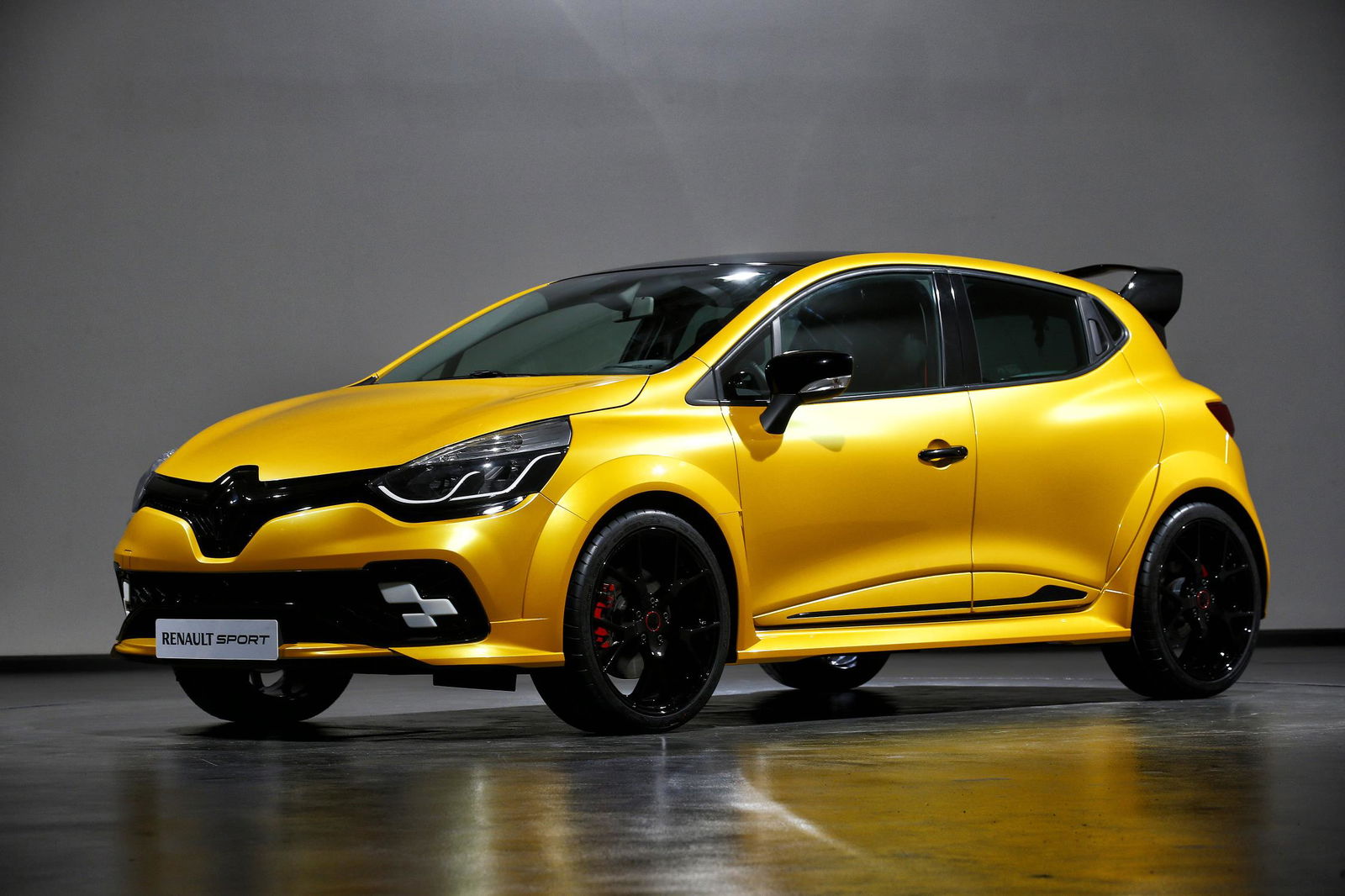 UPDATE: The Renaultsport Clio Could Be About To Get A 271bhp Megane Engine Plus Manual ‘Box
