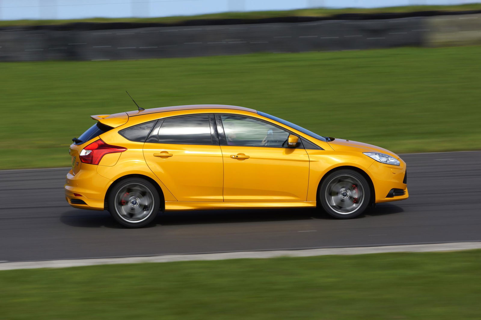 7 Reasons Why Front-Wheel Drive Is Awesome