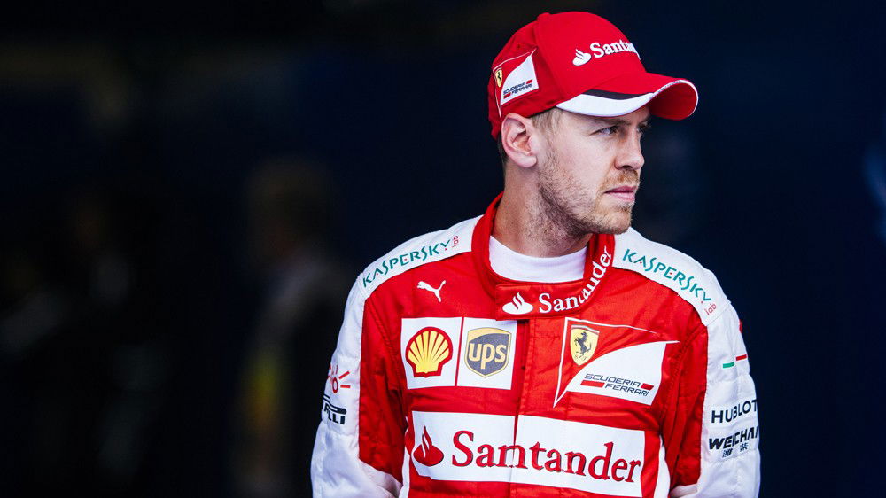 24 Brilliantly Opportunistic Racing Overtakes