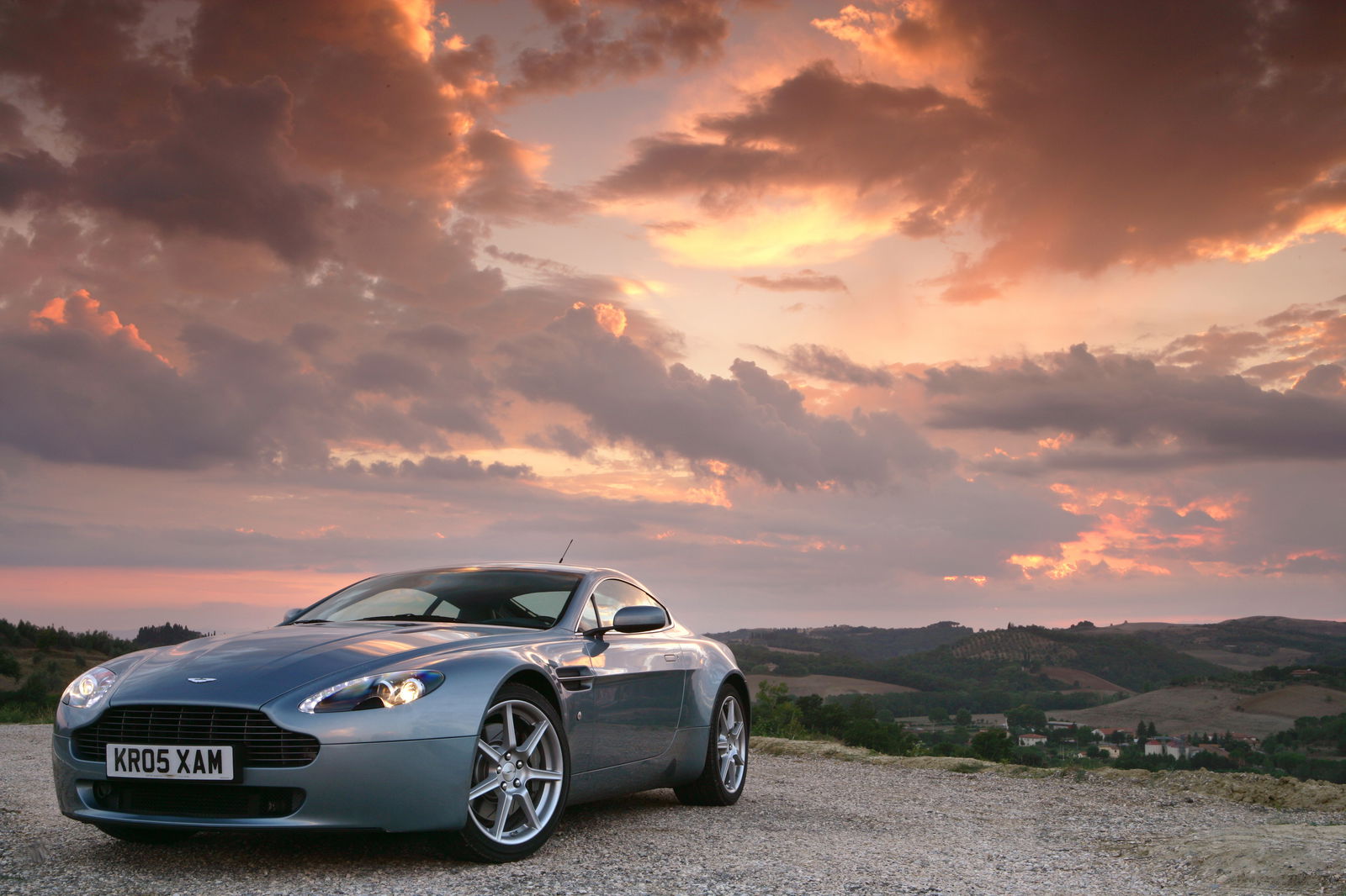 Aston Martin Wants To Keep Manual Transmissions Alive After Everyone Else Has Gone Auto