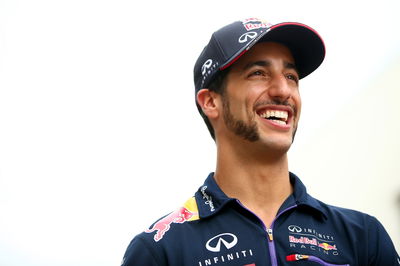 Daniel Ricciardo Is Top Gear’s Next F1 Star In A Reasonably Priced Car