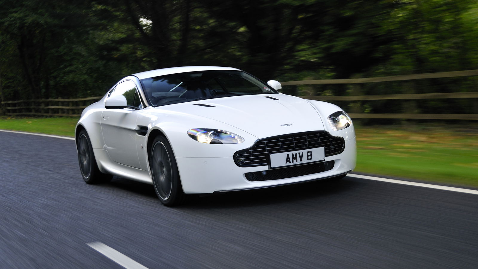 Aston Martin Wants To Keep Manual Transmissions Alive After Everyone Else Has Gone Auto