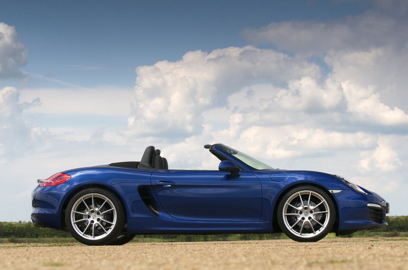 8 Things You Need To Know About The New Four-Cylinder Porsche 718 Boxster