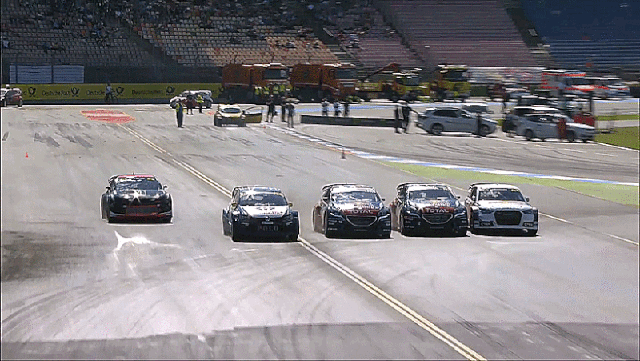 24 Brilliantly Opportunistic Racing Overtakes