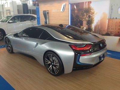 This BMW Dealer Is Selling A Fake, Non-Working i8 For $20k+