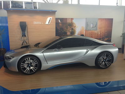 This BMW Dealer Is Selling A Fake, Non-Working i8 For $20k+